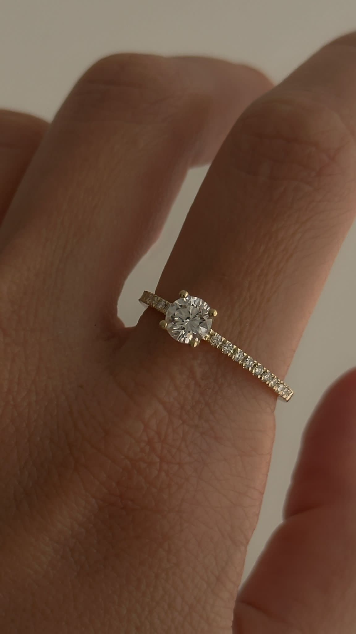 טבעת יהלומים yuval