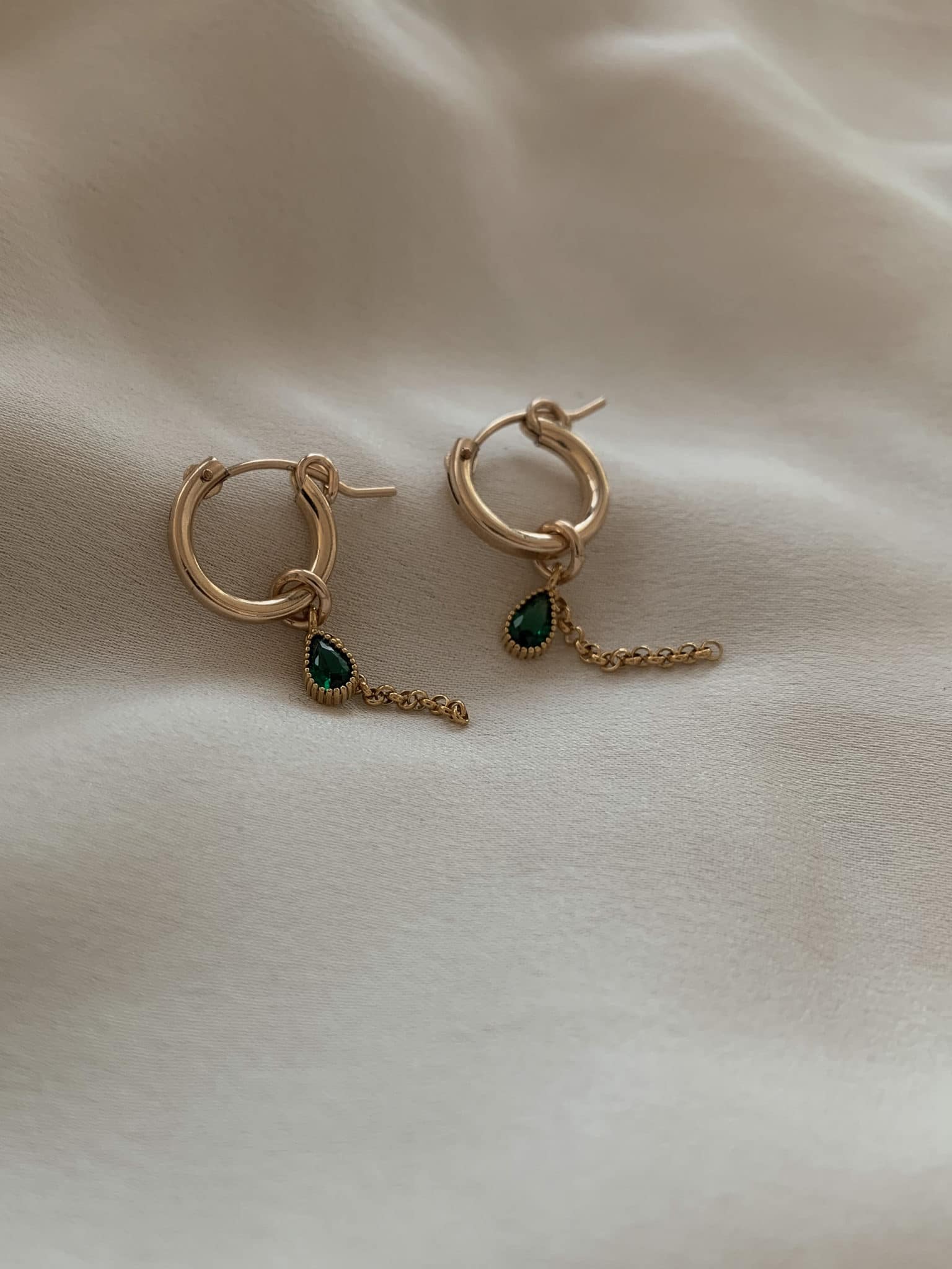 עגילי לורי אמרלד גולד