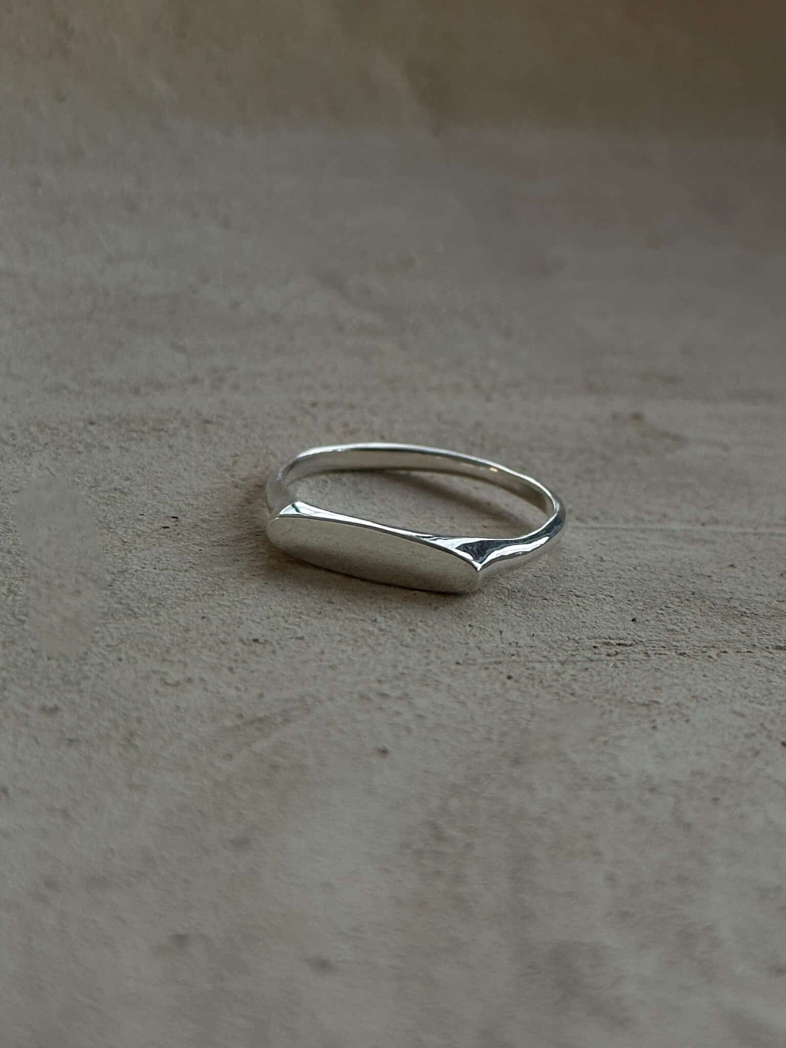 טבעת חריטה עדינה כסף