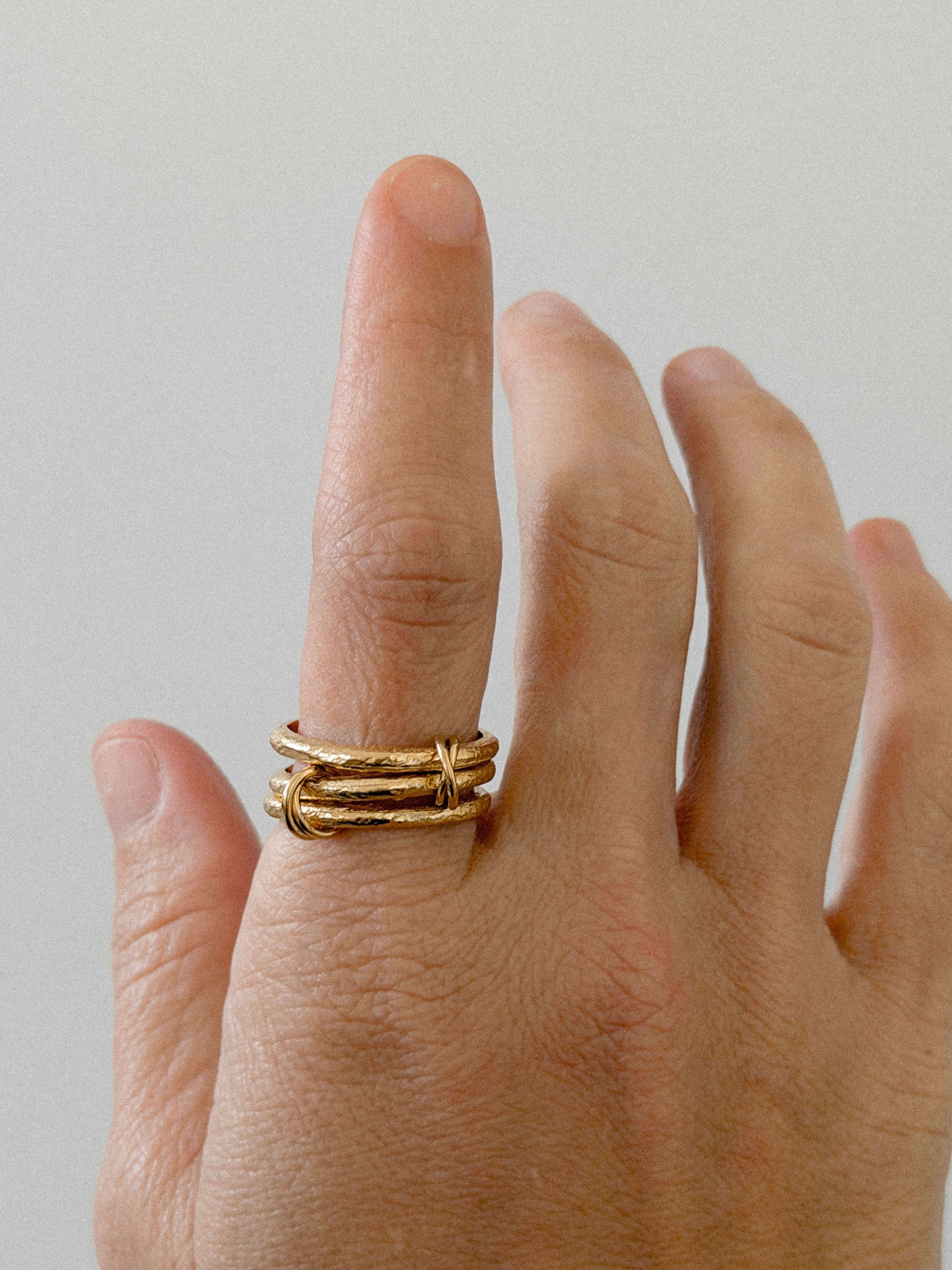 טבעת ליאו גולד