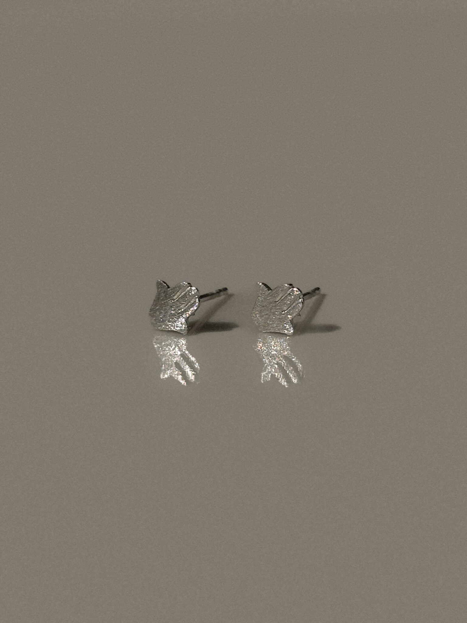 עגילי חמסה צמודים כסף