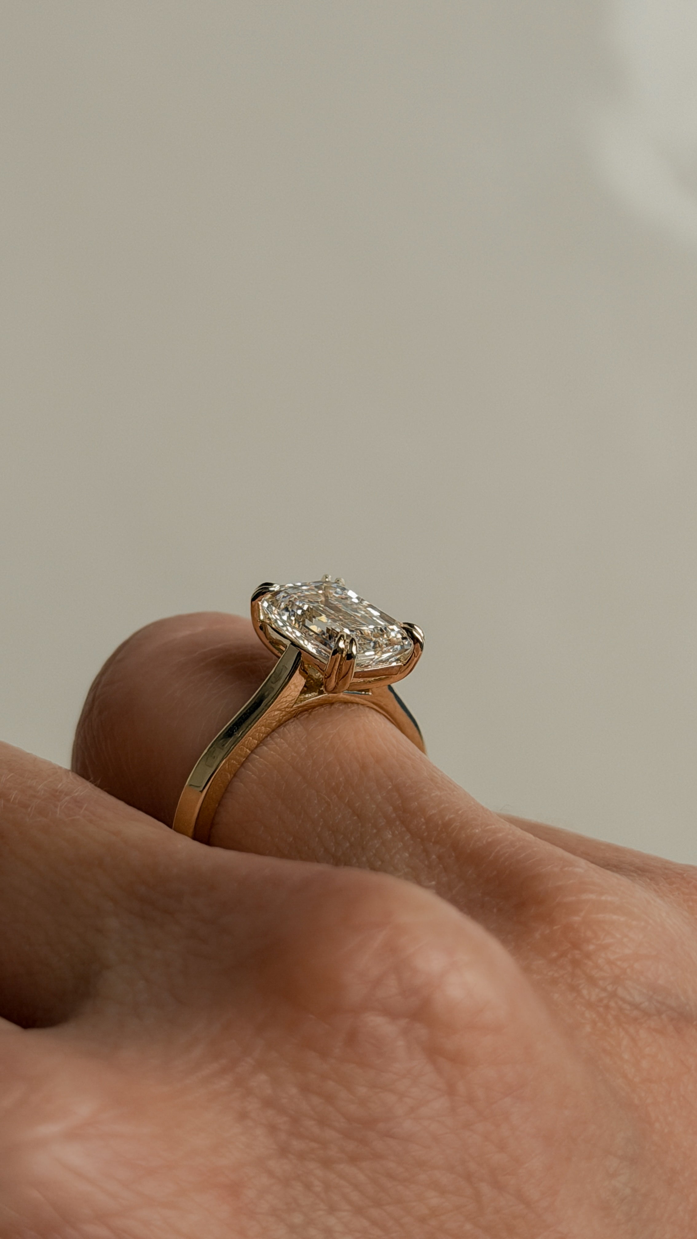 טבעת אמרלד דאבל פרונג