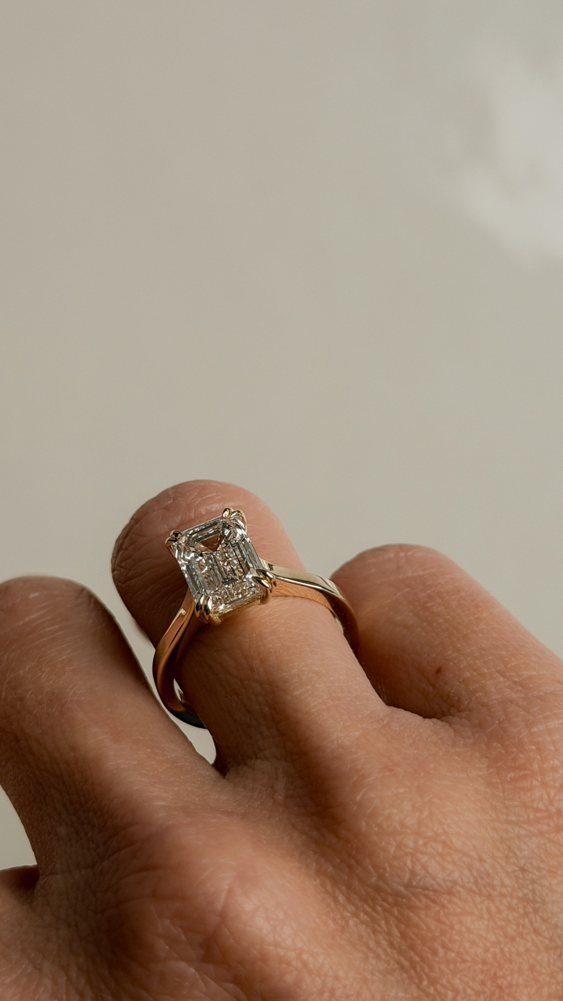 טבעת אמרלד דאבל פרונג