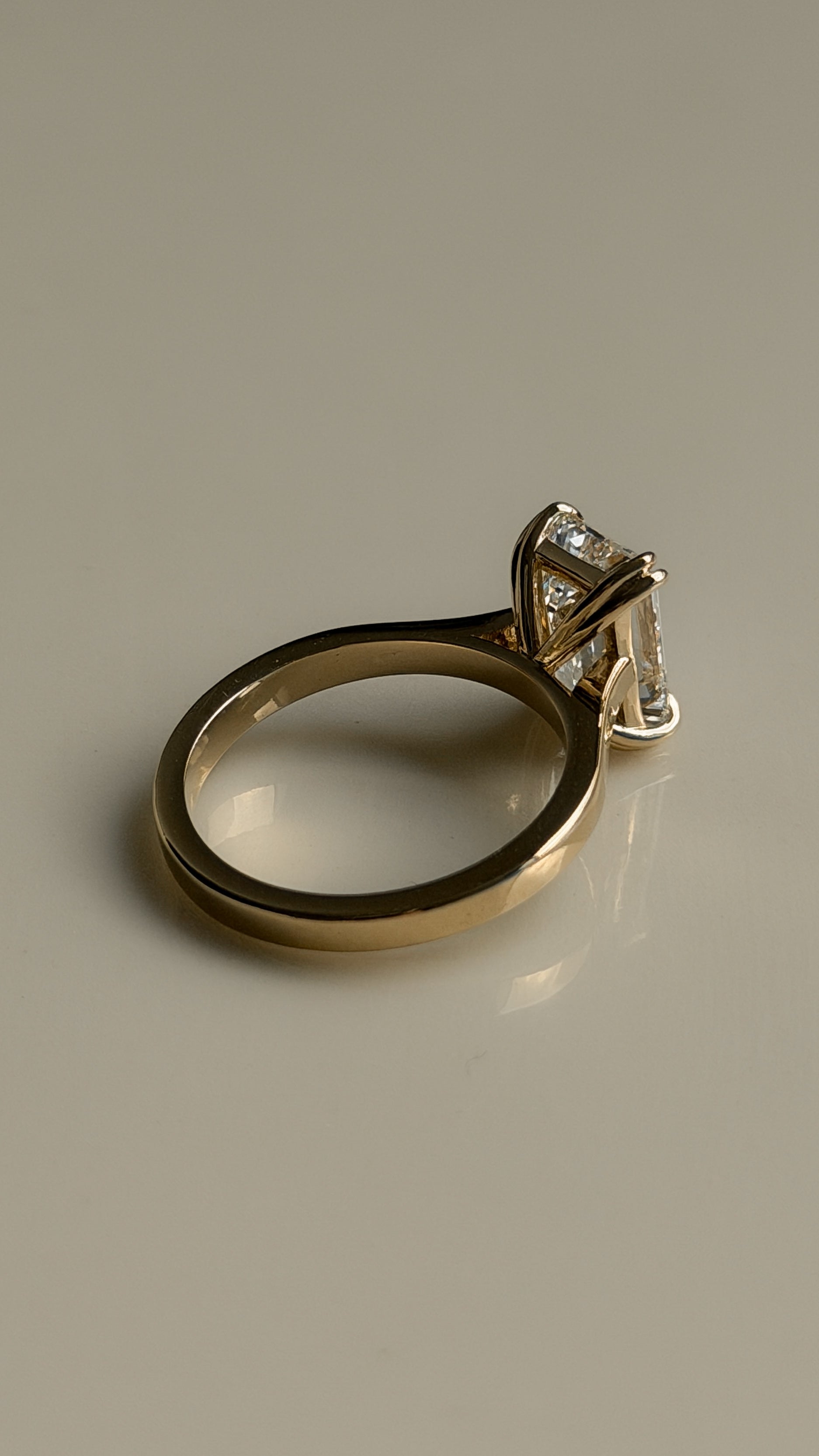 טבעת אמרלד דאבל פרונג