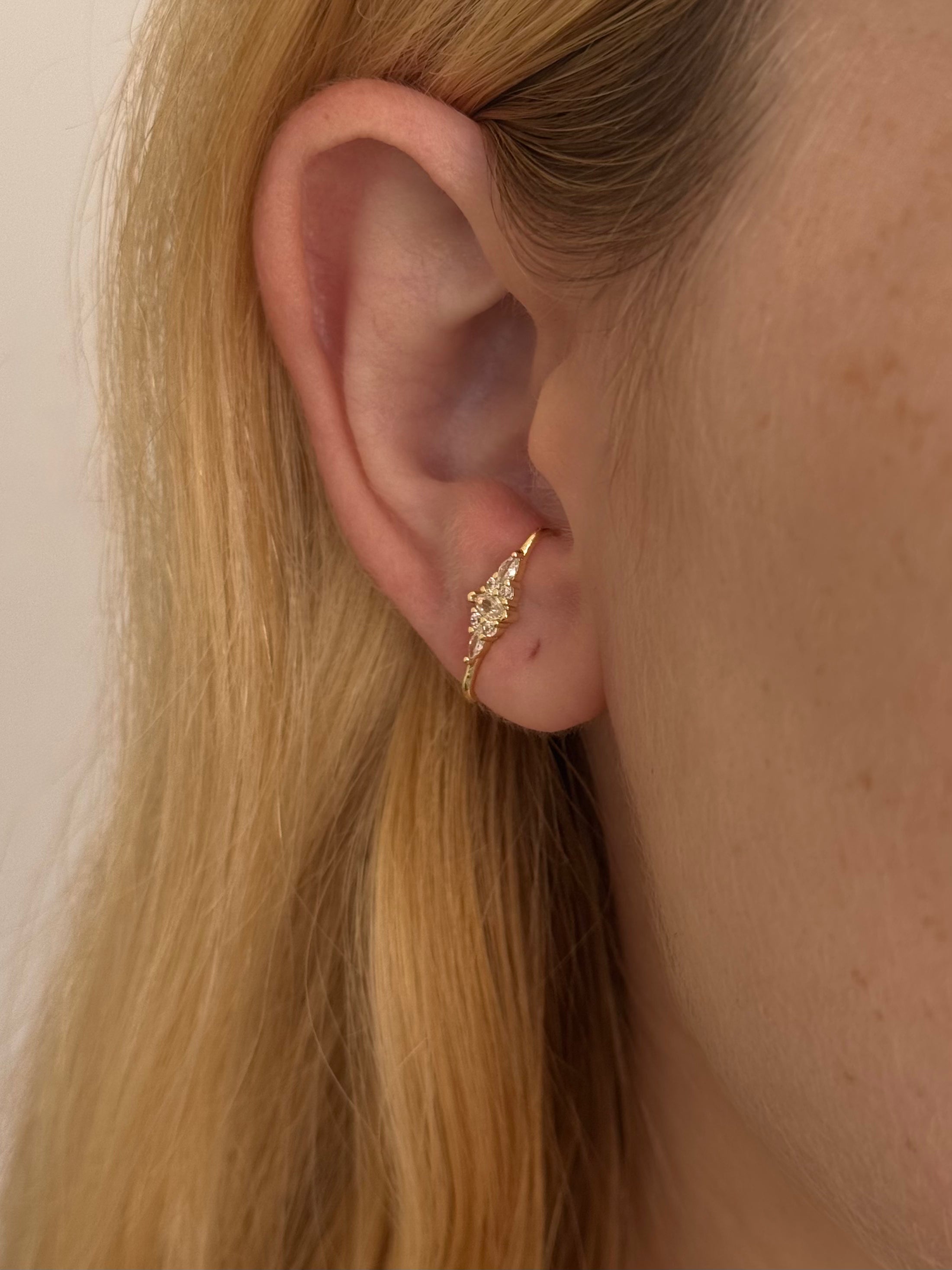 זוג עגילי אנדרו גולד בהנחה