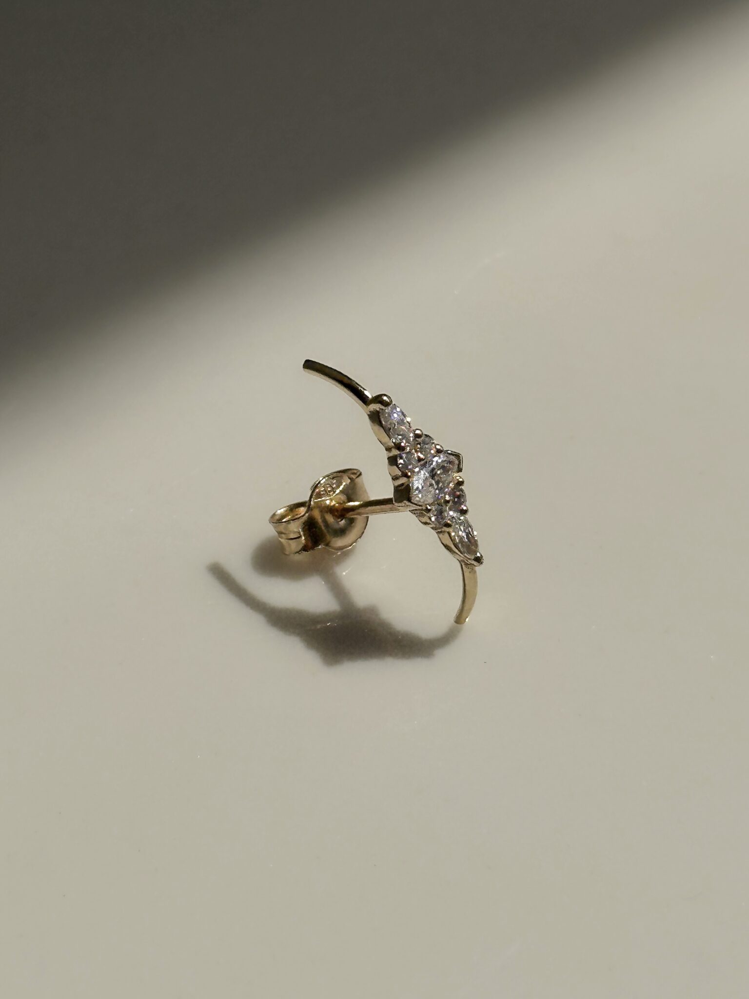 עגיל אנדרו 14K צהוב ויהלומים