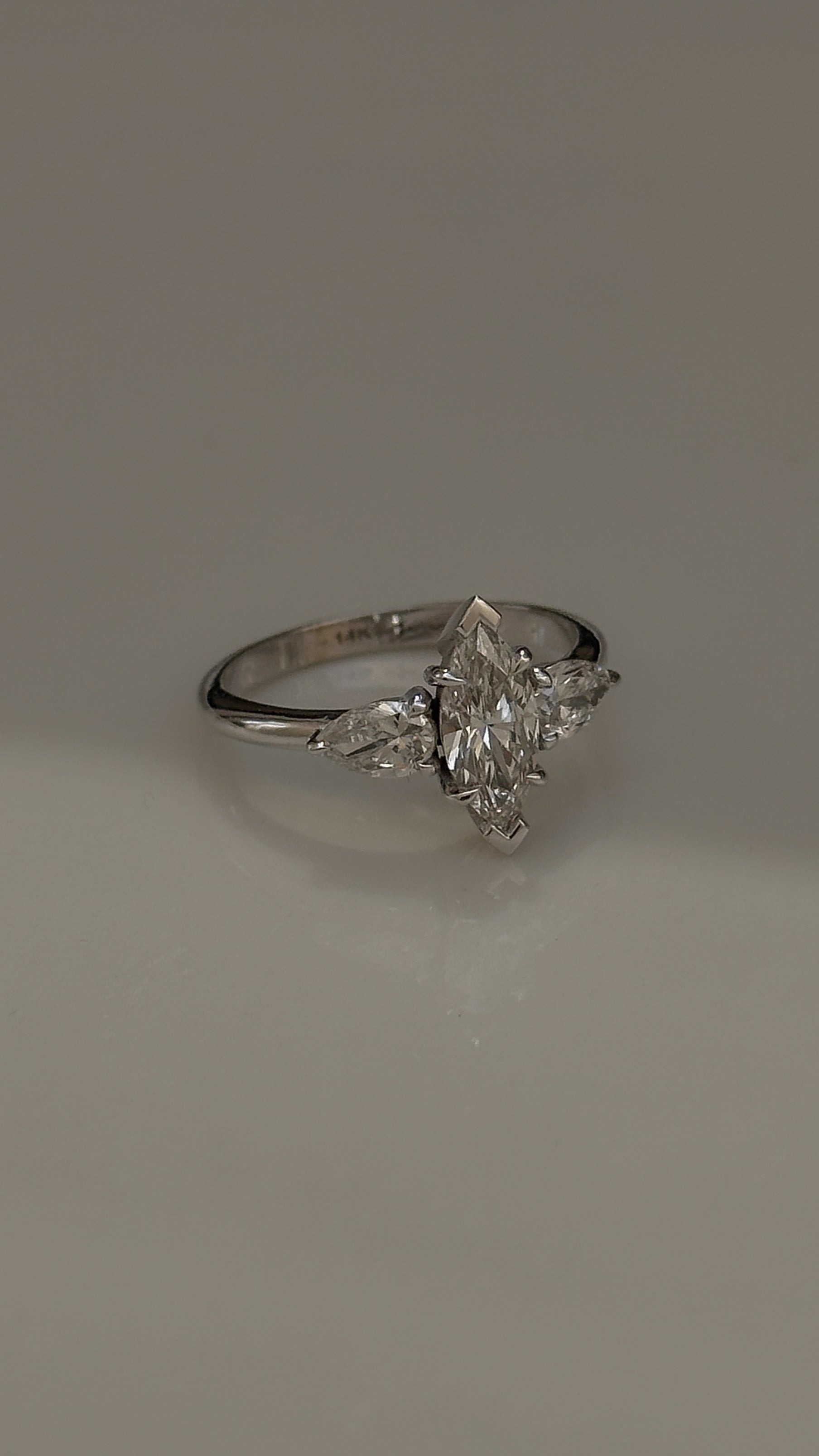 טבעת יהלום מרקיזה וטיפות