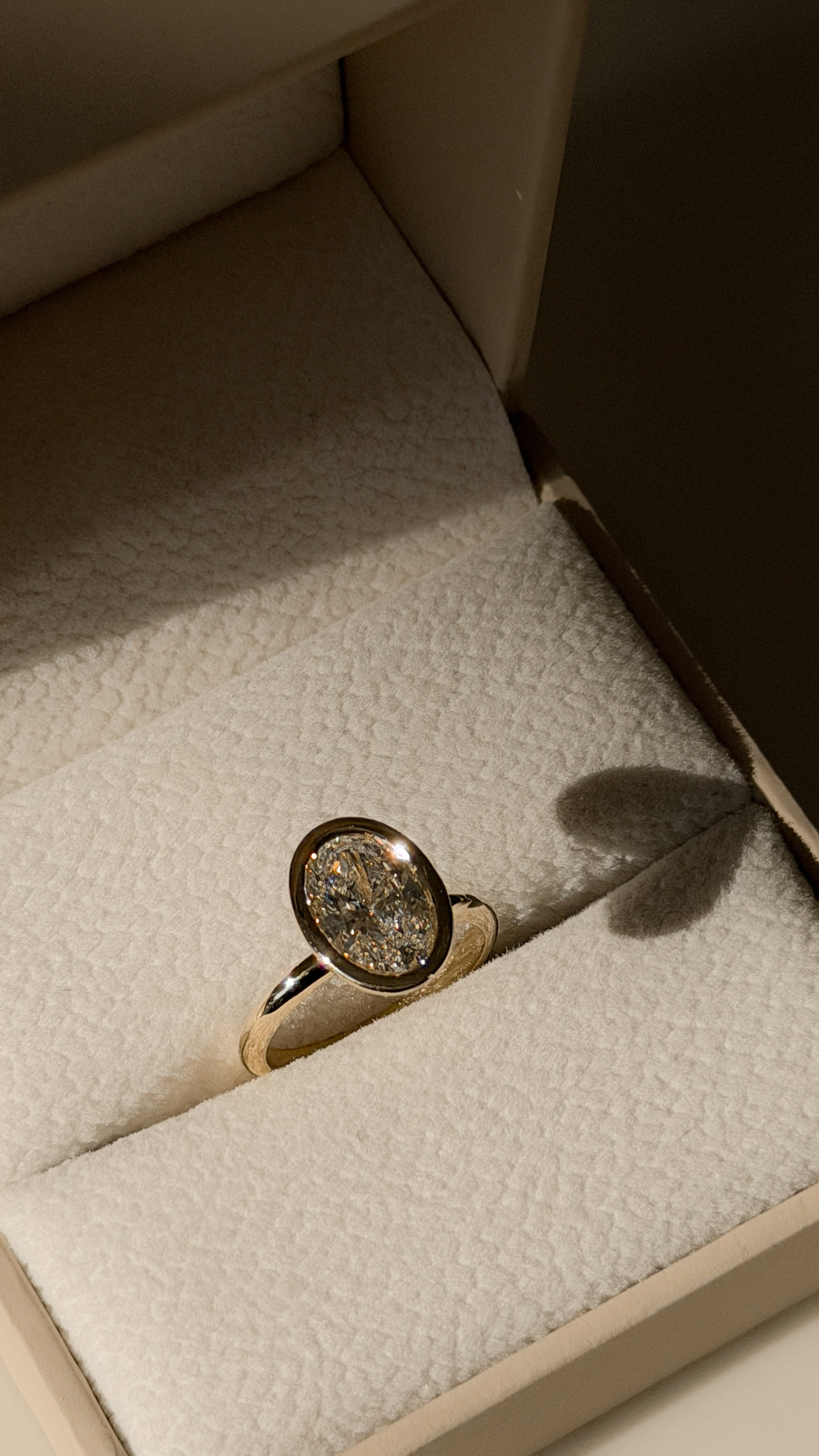 טבעת יהלום שיבוץ באזל שלם