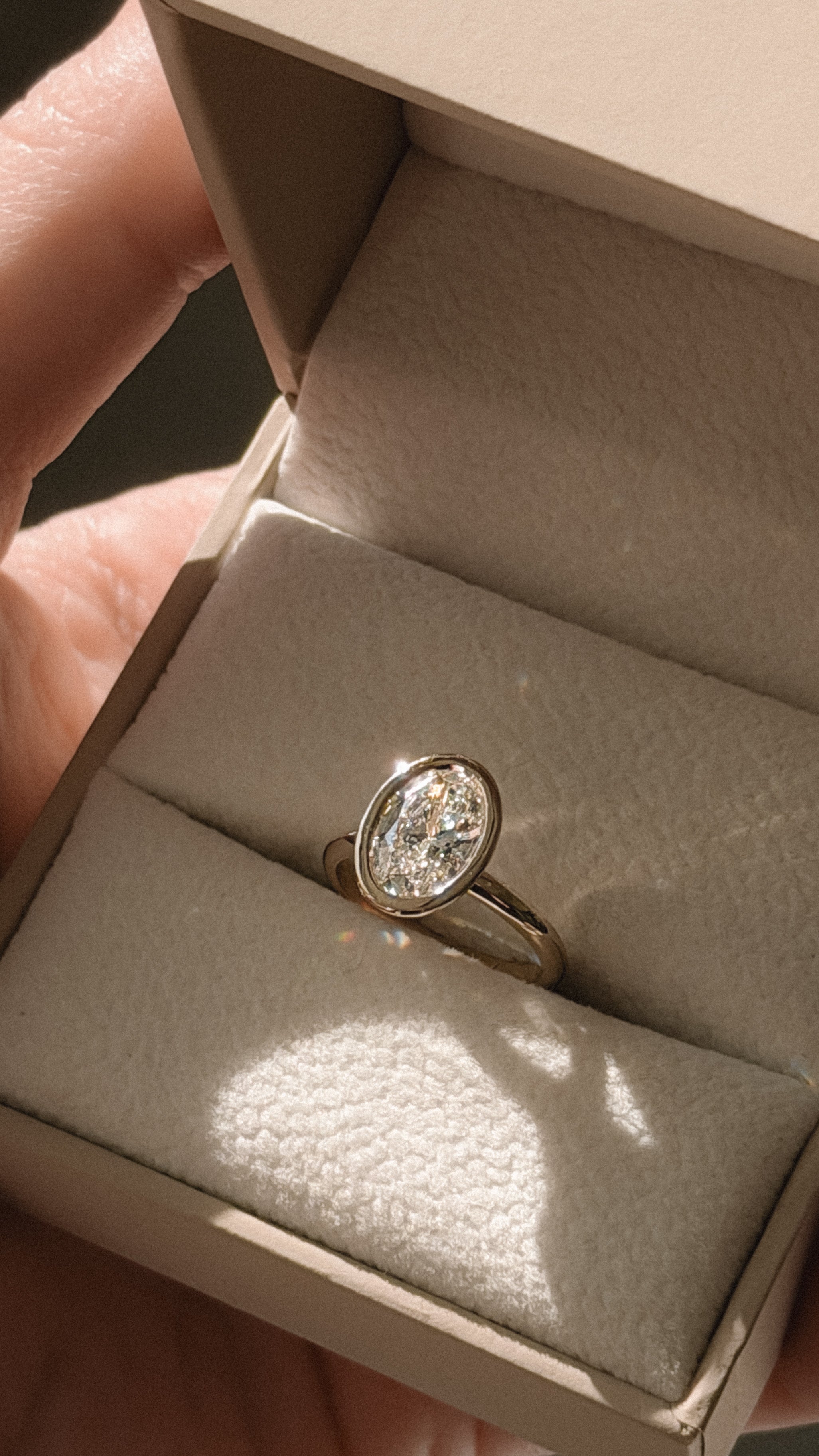 טבעת יהלום שיבוץ באזל שלם