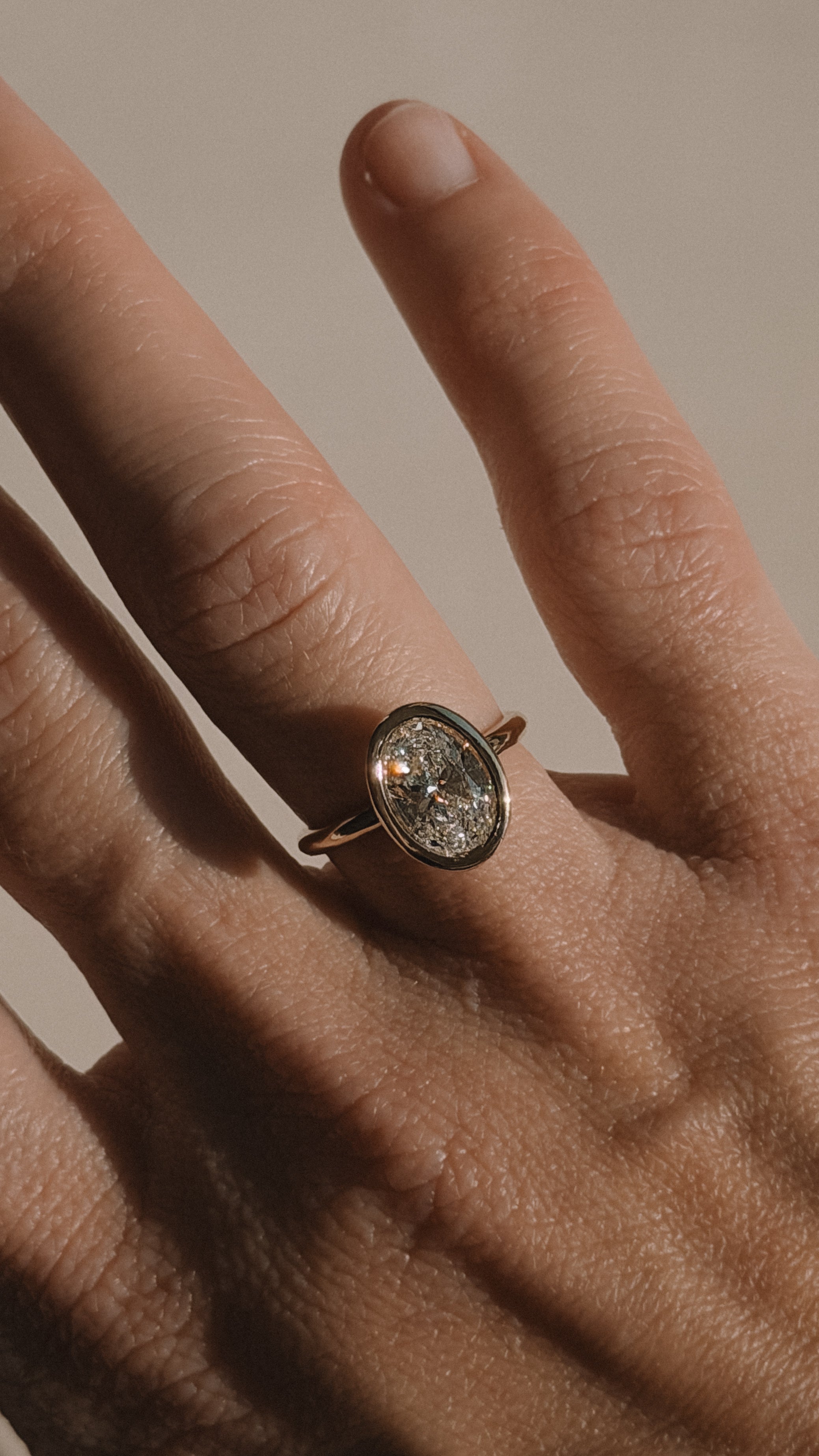 טבעת יהלום שיבוץ באזל שלם