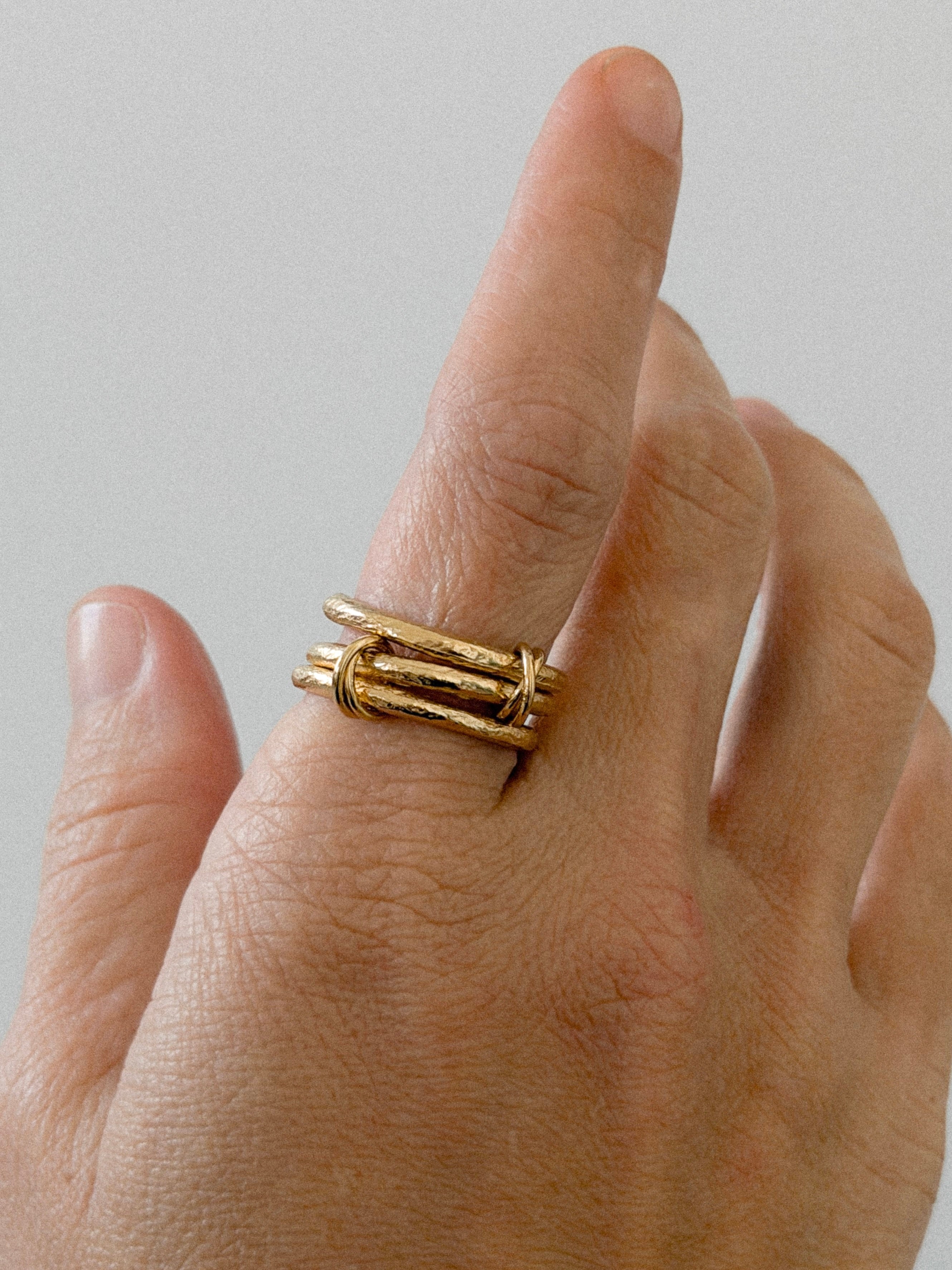 טבעת ליאו גולד