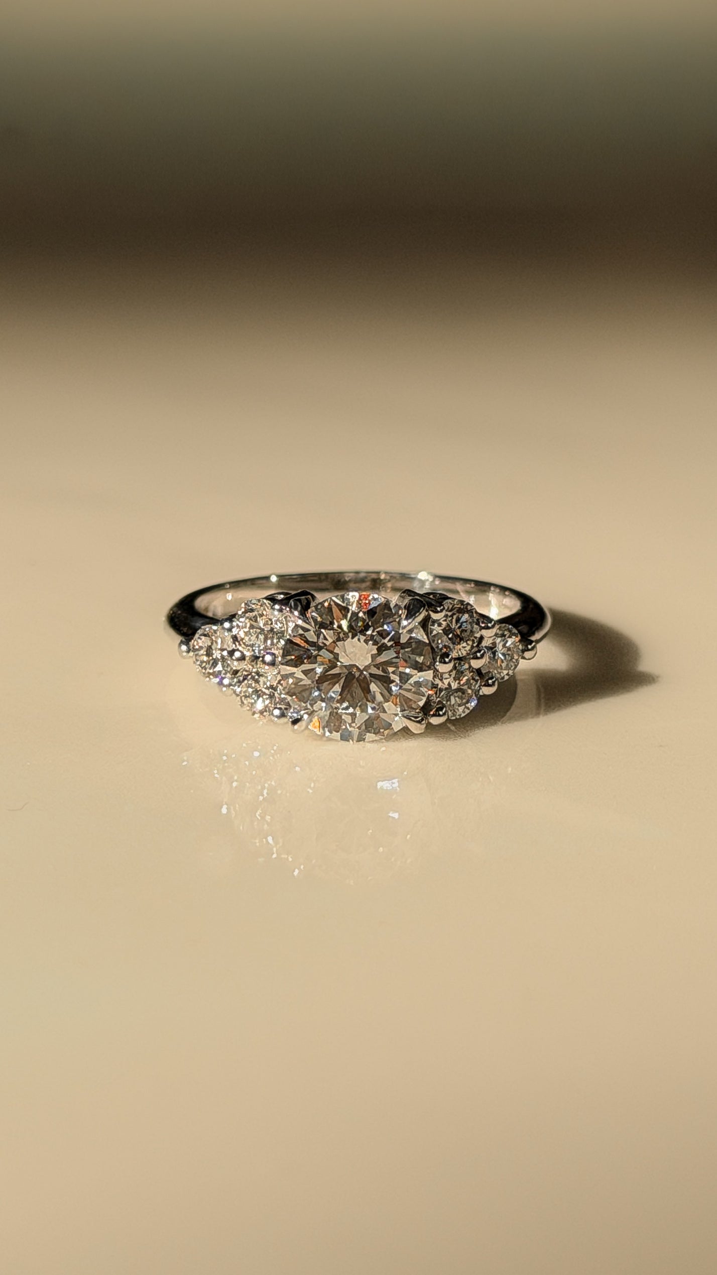 טבעת יהלומים עגולים מדורגים