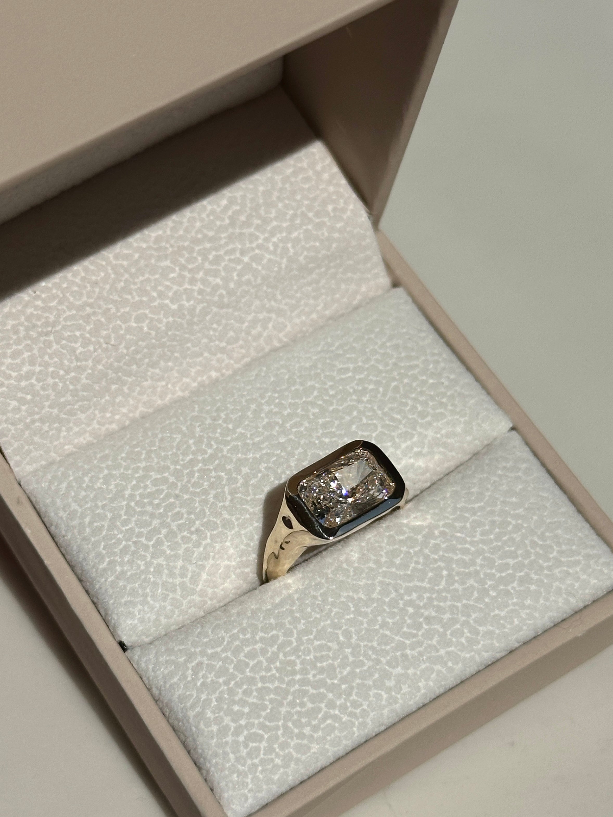 טבעת רדיאן בשיבוץ מאוזן