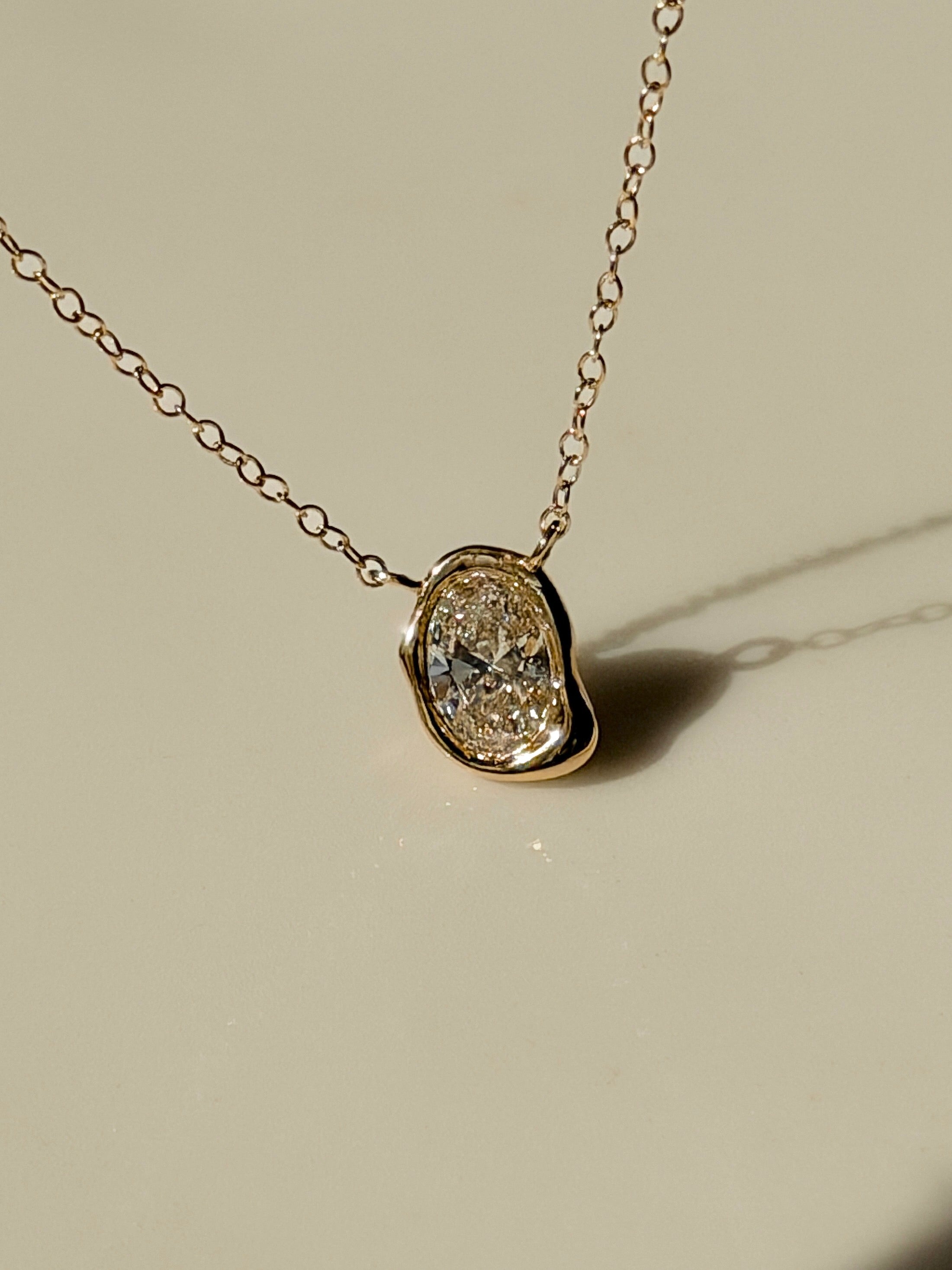 שרשרת אמורפית זהב 14K ויהלום