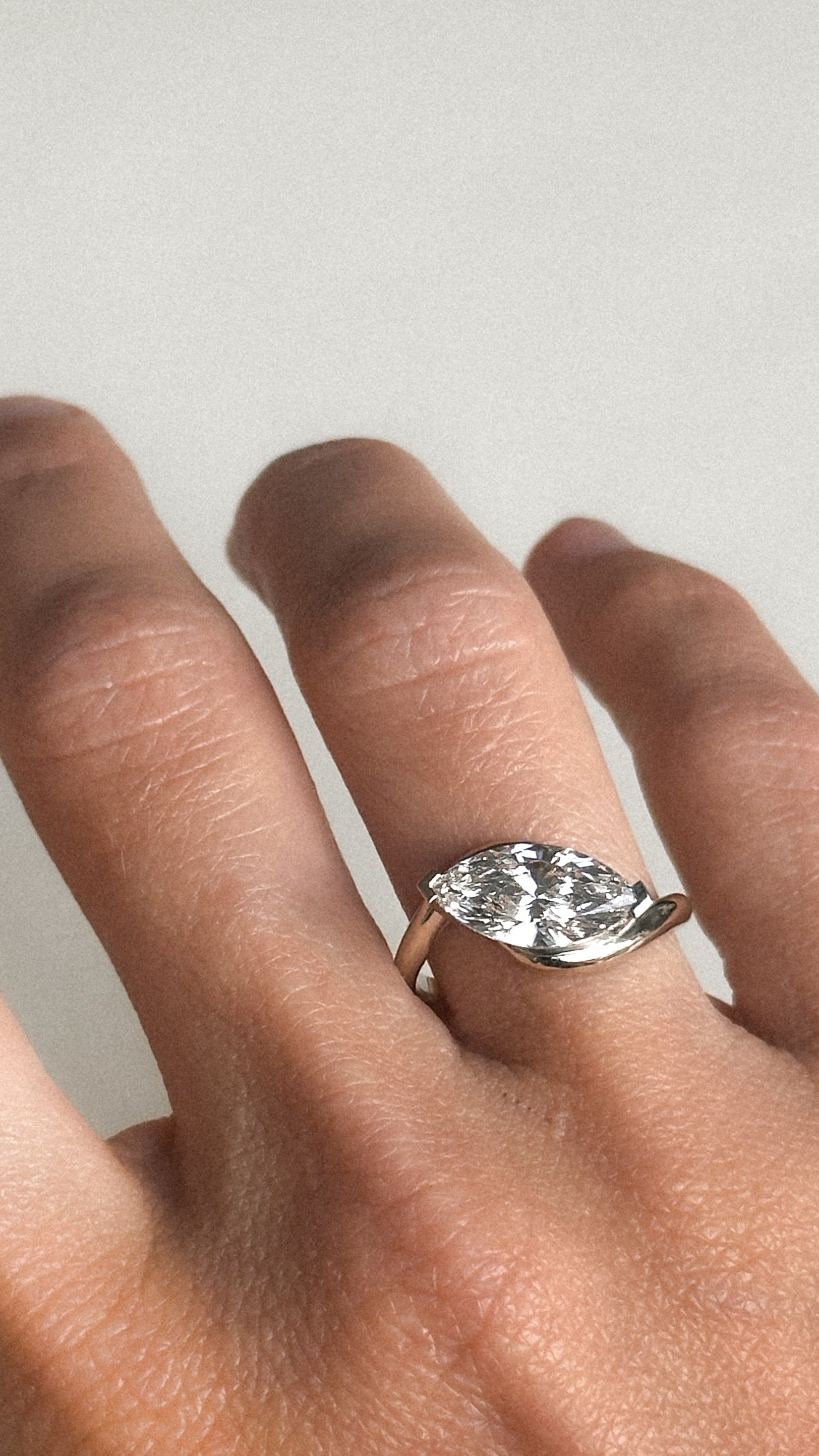 טבעת יהלום פלואו