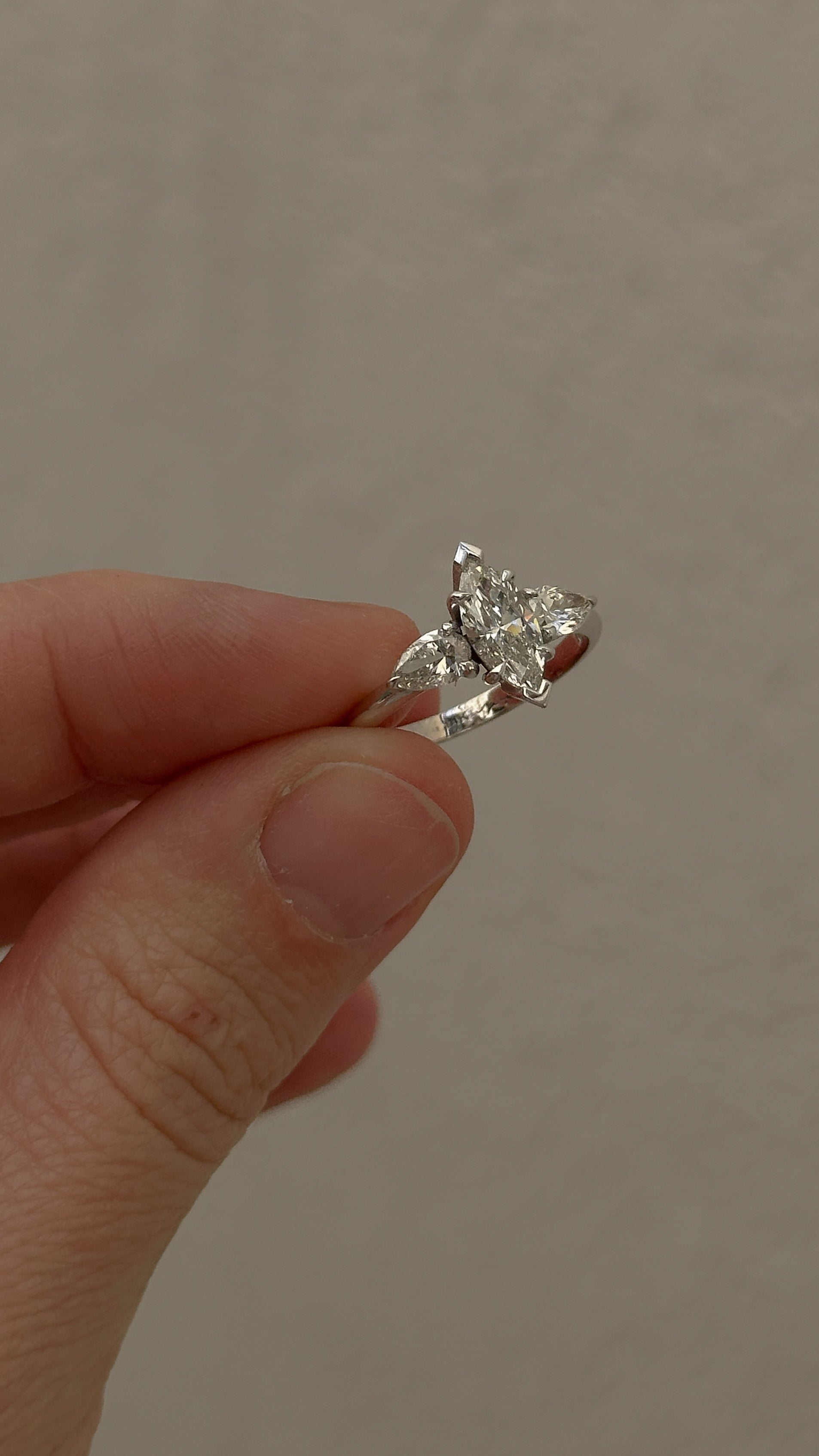 טבעת יהלום מרקיזה וטיפות