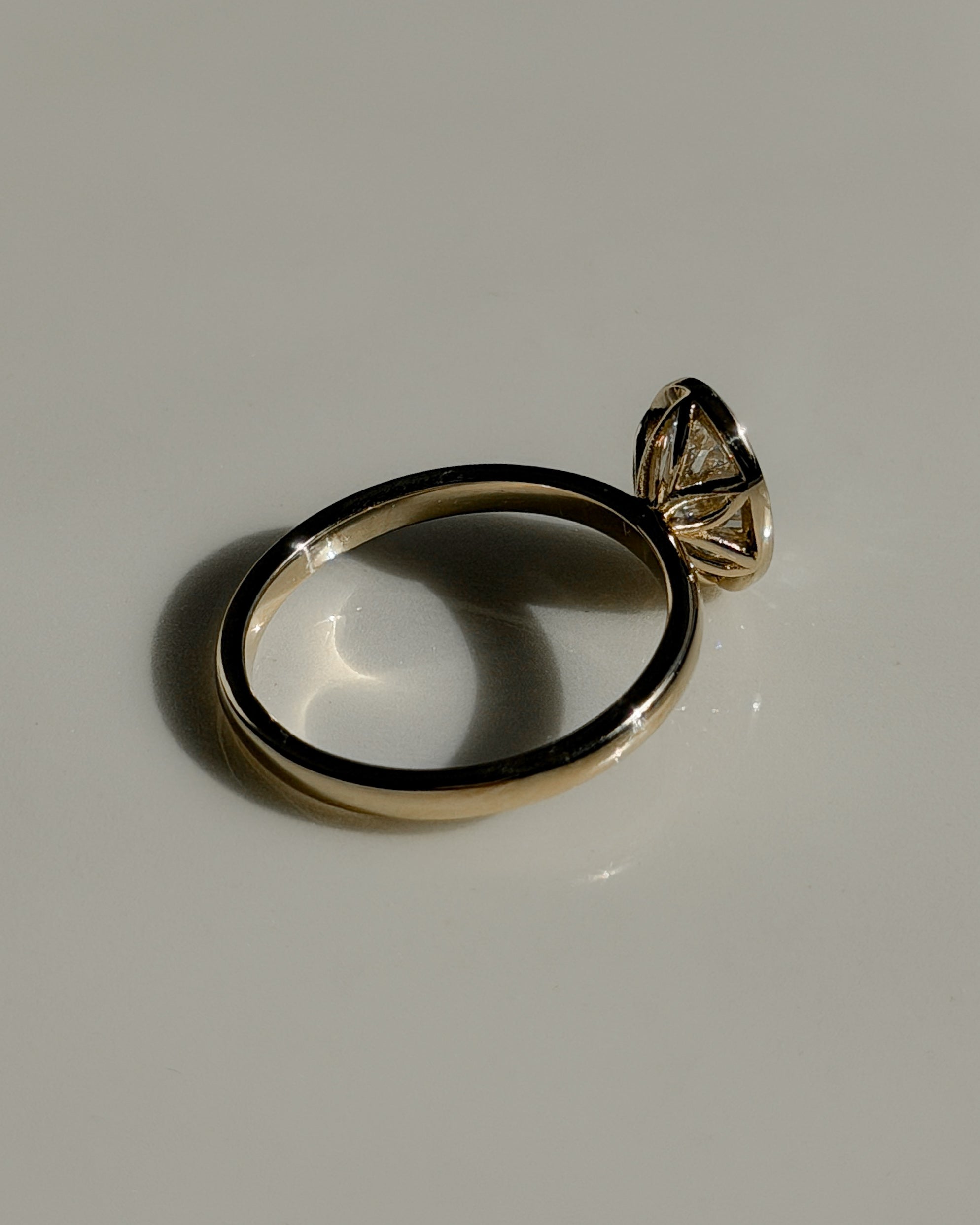 טבעת לוטוס פול באזל