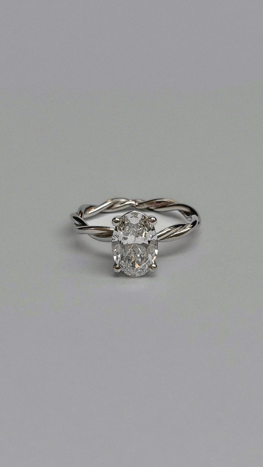 טבעת יהלום מסולסלת